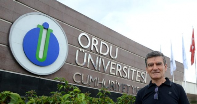 Emekli polis memuru, emekliliğinin 15'inci yılında üniversite kazandı - Haberler