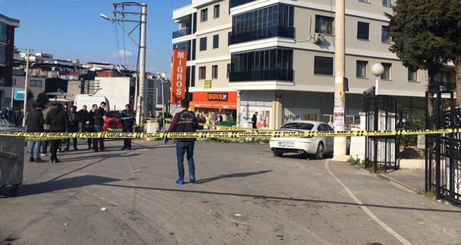 Emekli polis silahıyla dehşet saçtı: 1'i ağır 2 yaralı