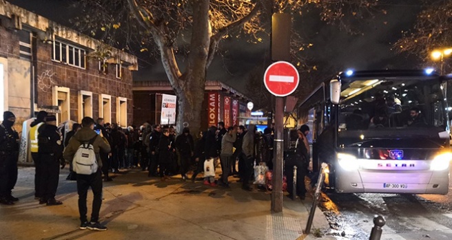 Fransız polisi Paris’teki göçmen kampını tahliye etti