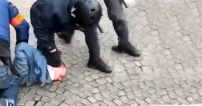 Fransız polisinin eylemcilere sert müdahalesi kameraya yansıdı - Haberler
