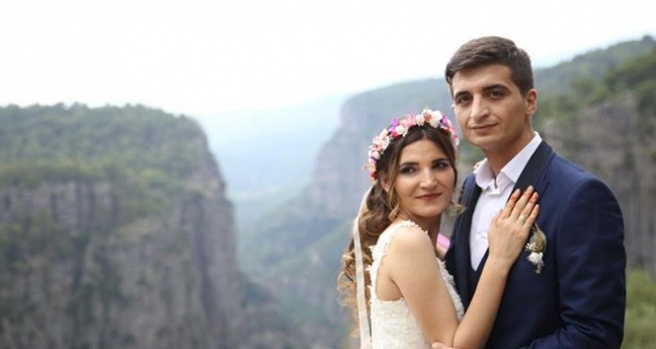 Genç kadın doğumdan sonra hayatını kaybetti, polis eşi gözyaşlarına boğuldu