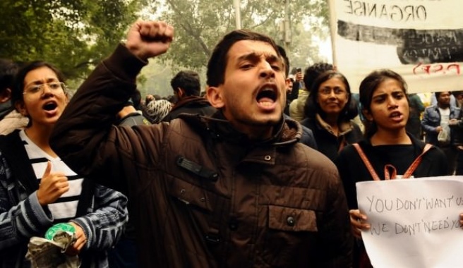Hindistan’daki protestolara polis yasağı