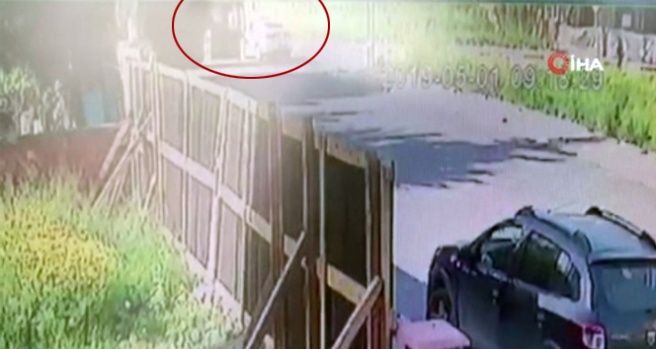 İETT otobüsüyle polis aracının çarpışma anları kamerada