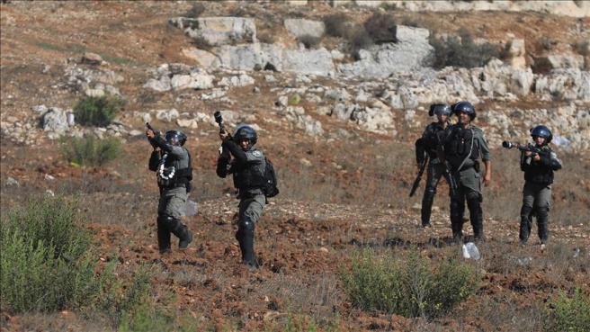 İsrail polisi Filistinli genci sebepsiz yere plastik mermiyle vurmuş