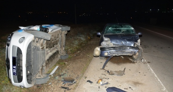 İzmir'de alkollü sürücü dehşeti: 2'si polis 3 yaralı