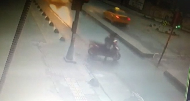 Kapkaççılar önce kameralara, sonra polise yakalandı