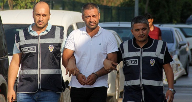 Korna çaldığı için polisin oğlunu bıçakladı