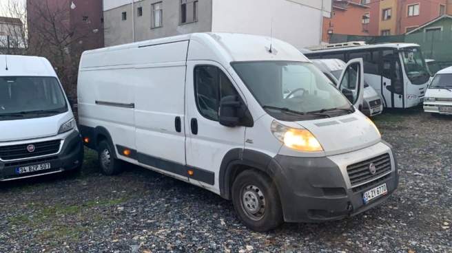 Minibüsten 3 ton kaçak akaryakıt çıktı, polis ekipleri şaşkına döndü - Haberler