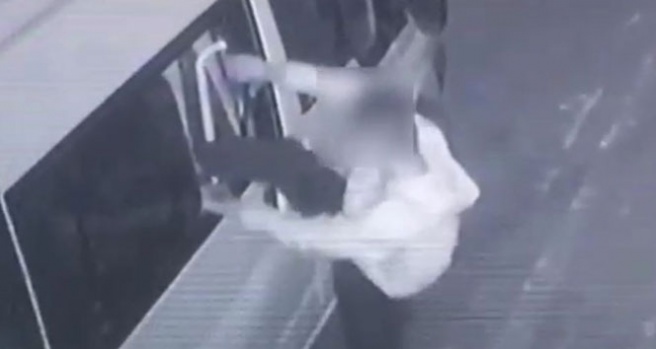 Otomobil ve motosiklet hırsızları önce kameraya sonra polise yakalandı