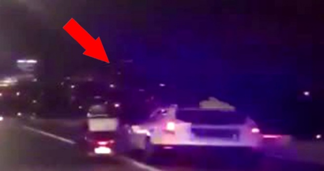 Rüzgarda motosikletliye araçlarıyla set olan polislere Vali Yerlikaya'dan tebrik - Haber