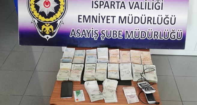 Sahte polislerin yaptığı 400 bin liralık vurguna, gerçek polisler engel oldu