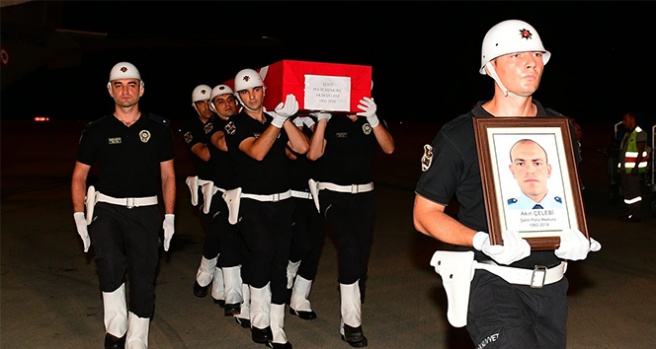 Şehit polis Akın Çelebi’nin naaşı Trabzon’a getirildi