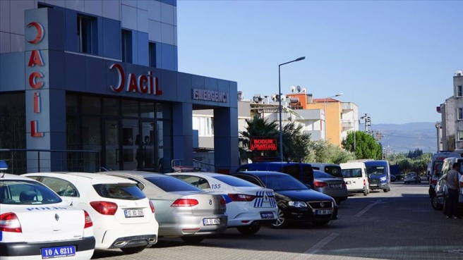 Serinlemek için denize giren polis memuru boğuldu