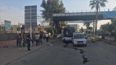 Adana'da polis aracına saldırı