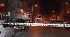Ailesiyle tartıştı, balkona çıkıp tehditler savurunca polis alarma geçti