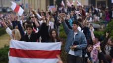Belarus’ta cumhurbaşkanlığı seçimlerini protesto edenlere polis müdahalesi