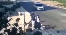 Bursa'da polisi gören gençler böyle kaçtı