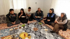 Çukurca polisi evlere konuk oluyor