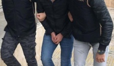 Dolandırdığı kişiyi polis diye tanıtıp dolandırıcılık yaptı