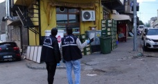 Eğlence mekanında polisler varken pompalıyla ateş açtılar