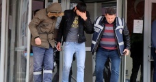 Ev ve iş yerlerine dadanan hırsızlar polisten kaçamadı