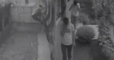 Evlere dadan hırsızlar önce kameraya sonra polise yakalandı