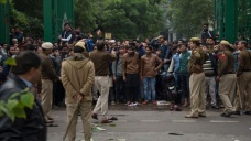 Hindistan'daki polis şiddeti üniversitelerde protesto edildi