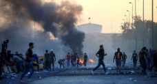 Irak'ta yolsuzluk protestoları tekrardan başladı! Polis biber gazıyla müdahale etti - Haber