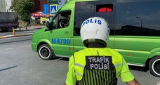 İstanbul’da polisle tıka basa dolu minibüs arasında nefes kesen kovalamaca kamerada