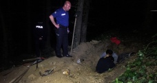 Kaçak define avcısı ölü taklidi yaparak polisten kurtulmaya çalıştı