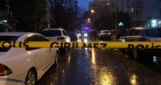 Kadıköy’de hırsızlık şüphelileri polise ateş açtı: 1 polis yaralı