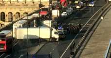 Londra Köprüsü'nde bıçaklı kavga, polis saldırganı vurarak yakaladı - Haber