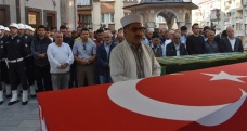 Meslektaşı olan eşi tarafından öldürülen polis ve annesi toprağa verildi