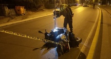 Motosikleti ile kaza yapan polis memuru ağır yaralandı