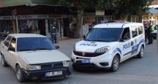 Olay yerine giden polis aracına otomobil çarptı