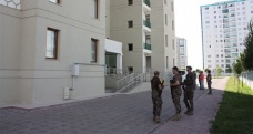Polis kadın meslektaşını öldürdü
