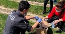 Polis memuru, aç martının imdadına yetişti