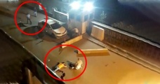 Polis merkezinin önü kan gölüne döndü: 2 ölü, 5 yaralı - Haberler