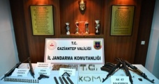 Polisin araması cephanelik gibi silah bulundu