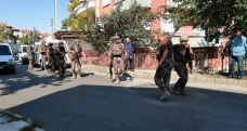 Pompalı tüfekle rastgele ateş açan şahıs polisi alarma geçirdi