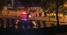 Sancaktepe’de korkutan kaza; Polis aracı yan yattı