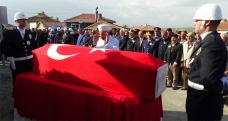 Şehit polis son yolculuğuna uğurlandı