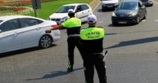 Trafik uygulamasında polise rüşvet teklifi