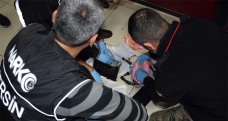 Uydu alıcılarından çıkan uyuşturucu polisi bile şaşkına çevirdi