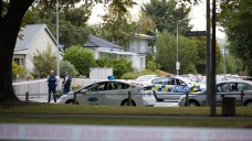 Yeni Zelanda’da cami saldırılarını yapan teröristi yakalayan polislere cesaret ödülü